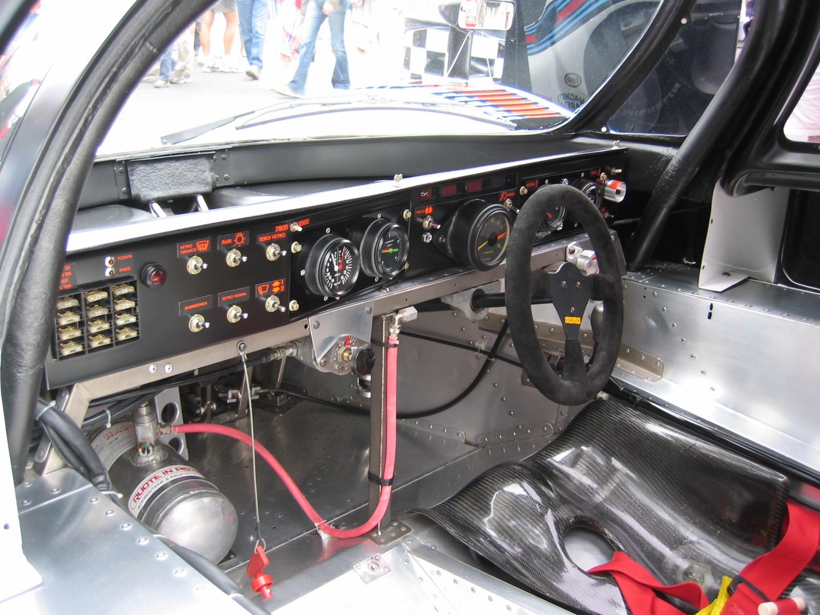 1983_cockpit.jpg