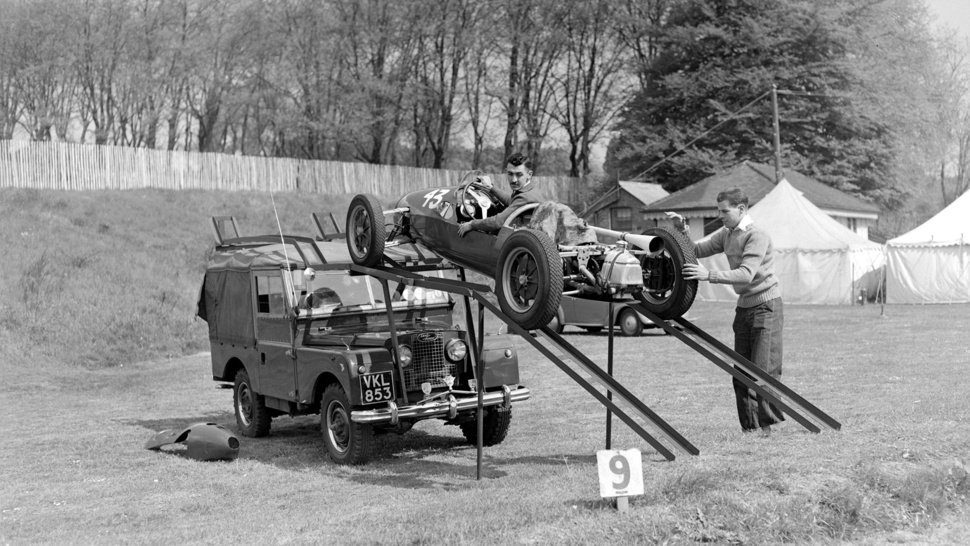 Land-Rover-F3-car.jpg