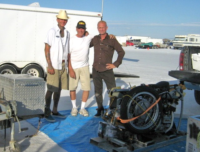 img2195wh.jpg