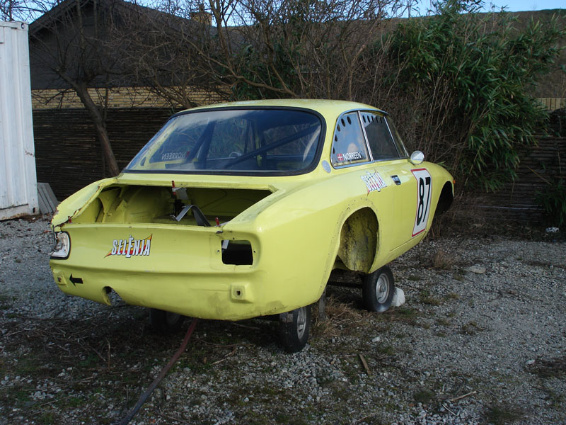 bertone_bur01.jpg bertone_bur01.jpg