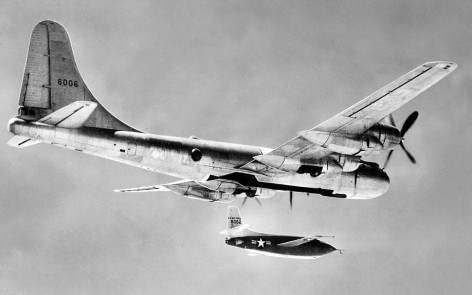 Der blev ikke taget billeder af de første mange drop af X-1, og dette er fra 1950.