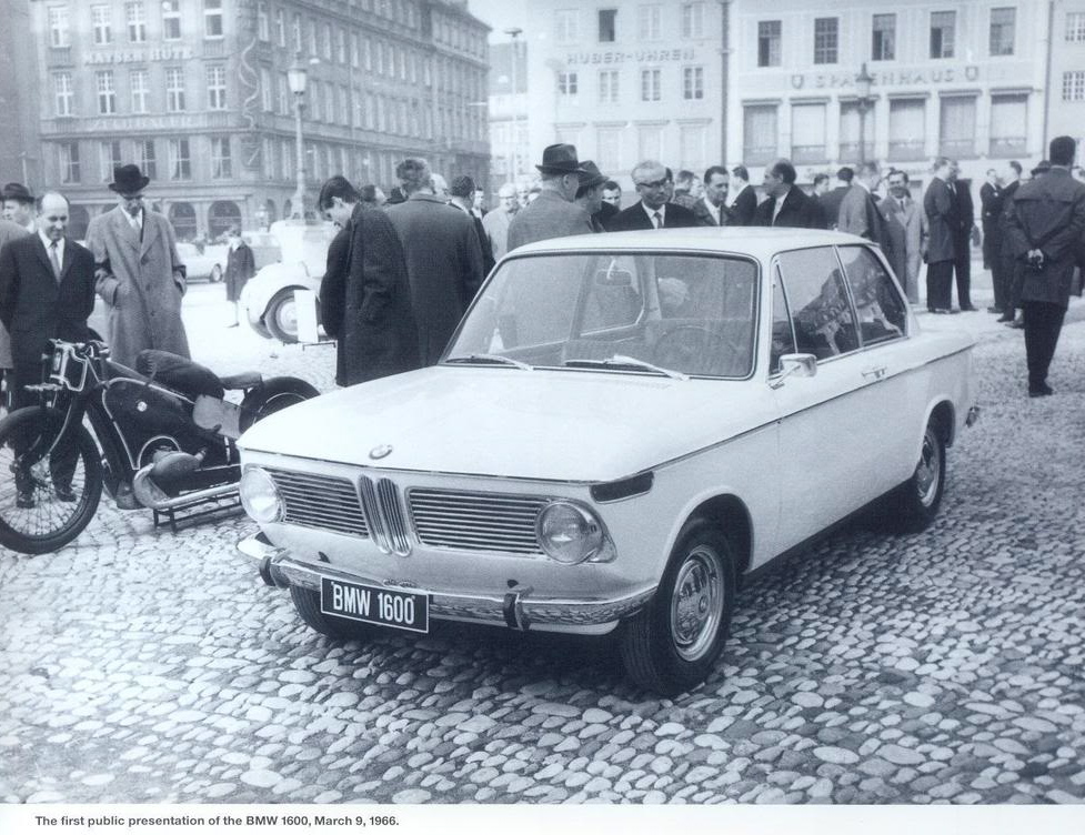For de fleste er dette sikkert bare endnu en ’02, men kenderen vil straks identificere den som en 66’er eller 67’er BMW 1600-2.