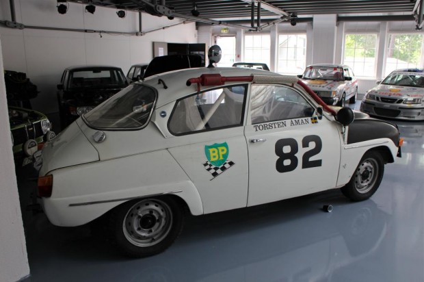 Man må da bare elske udstødnings føringen på Erik Carlssons 1970 Saab V4 Baja 1000.