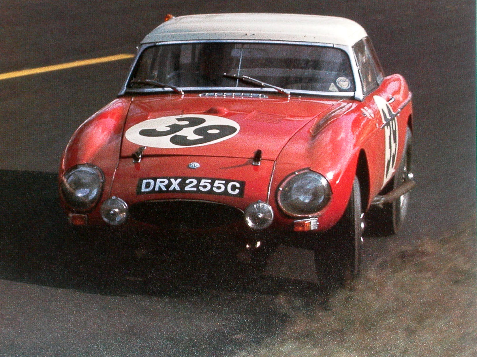 Sådan så den ellevteplacerede MGB ud i 1965. Sådan har ingen købere forhåbentligt modtaget deres MGB!