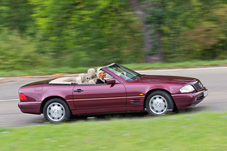 Mercedes-Benz_SL_Die_Baureihe_R129_Mercedes-Benz-SL-R-129-729x486-b9dd0cb14a8f92d6