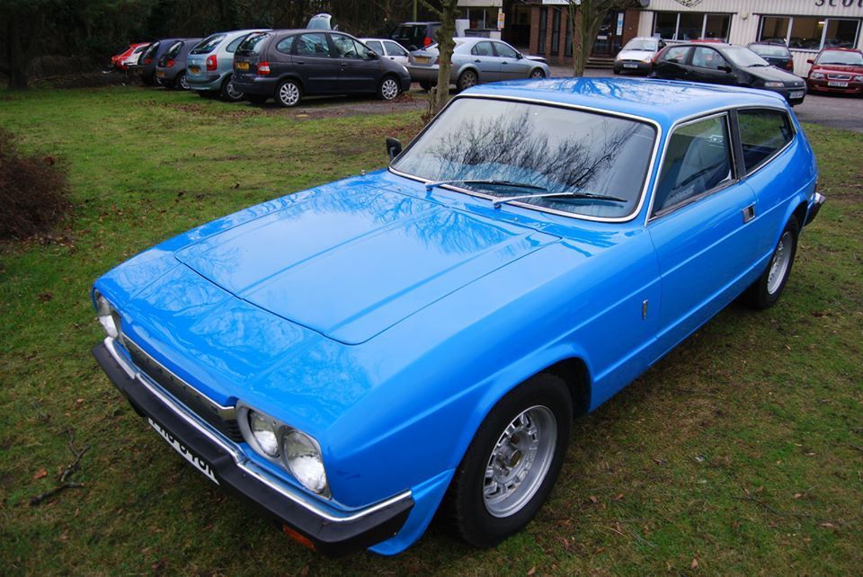 Det bliver ikke den eneste blå bil i mine valg. En Scimitar er god i klare farver.
