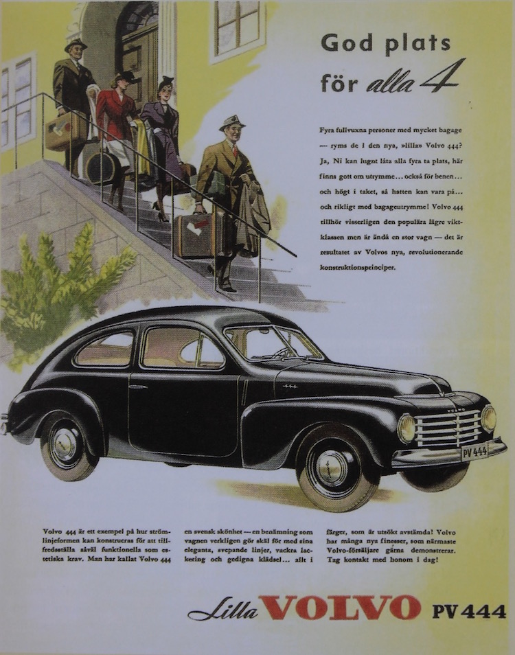 Reklamen fra 1947 betonede, at der var plads til fire. Og som det er tilfældet med de fleste tegnede automobilreklamer er tegningen blevet lidt fortegnet, så bilen så længere og bredere ud.