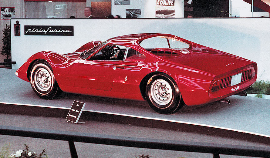 Den originale prototype fra 1965 kommer til salg på Artcurials auktion i Paris i februar, og deres udsendte er på plads: Vurderingen er mellem 4 og 8 millioner Euro.