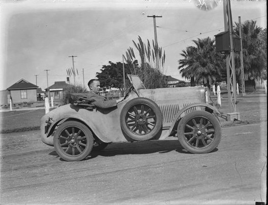Der var hverken overdådighed eller luksus over Triumph Super Seven i 1929, men alt virkede, og den var billig.