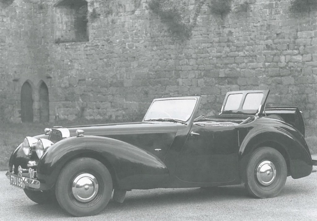 Model 1800 fra 1946 i et tydeligt førkrigsdesign.