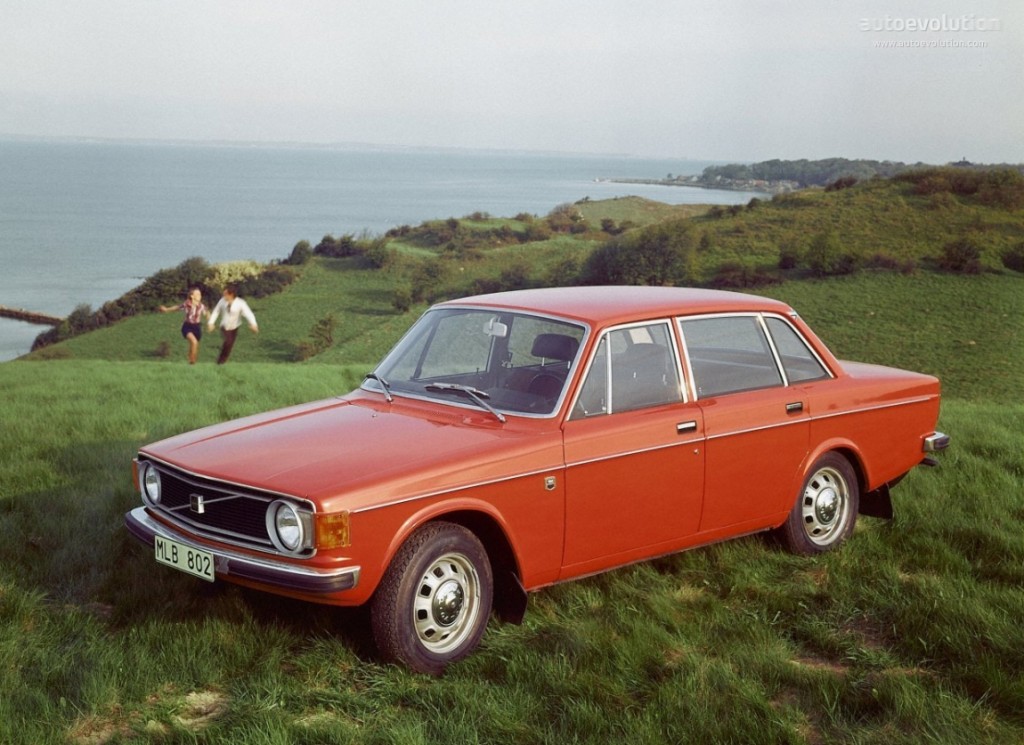 1970’erne var som bekendt farvernes årti. I 1973 kunne 144 leveres i orange. Det er vi nogen, der nok ville havde valgt…