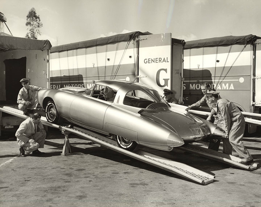 oldsmobile-golden-rocket-dream-car-concept-9